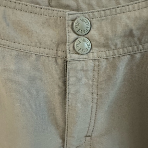 The Northface Hiking Shorts - Picture 4 of 7